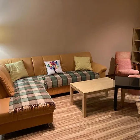 7 7 7 2 3 4 1 9 4 Appartement *